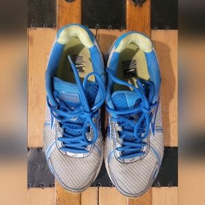 Brooks Adrenaline GTS 15 Women's Wide Size 9.5D Running Silver Blue 1201741B179